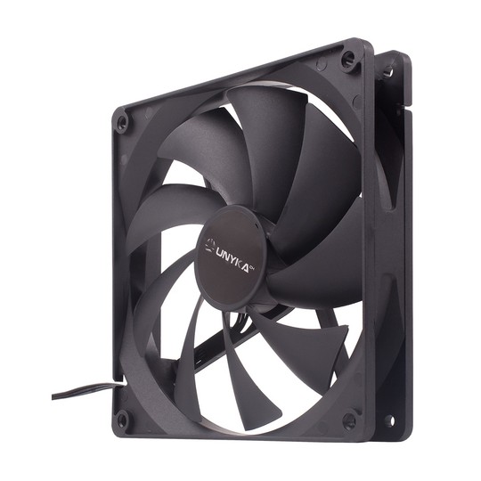 Ventilador Interno Unyka 140mm Color Negro 9 Aspas