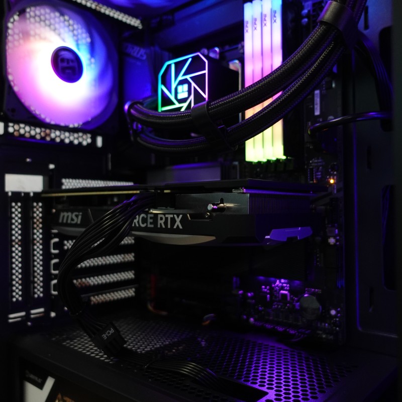 Comprar pc gaming con RTX 5070