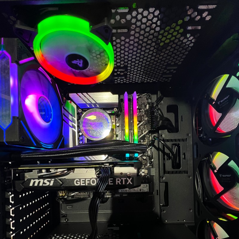 PCM Aeon Havok: Experiencia gaming avanzada con Intel Core I5 y RTX 3050.