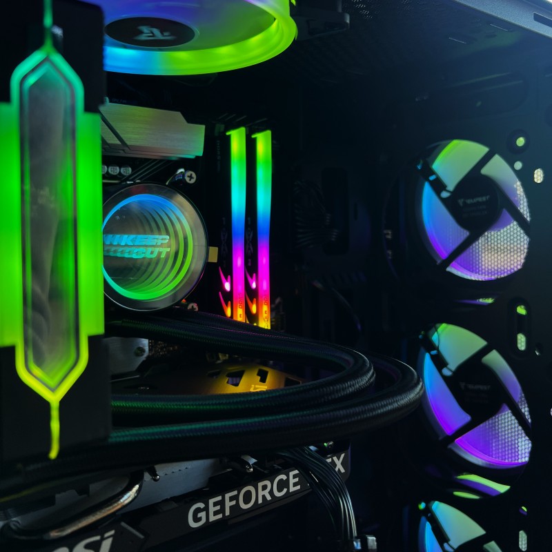 PCM Aeon Shard: Fluidez y gráficos impresionantes con Intel Core I5 y RTX 4060 Ti.