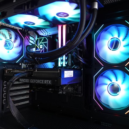 Setup completo Ryzen 7 con grafica Intel y monitor de 165Hz