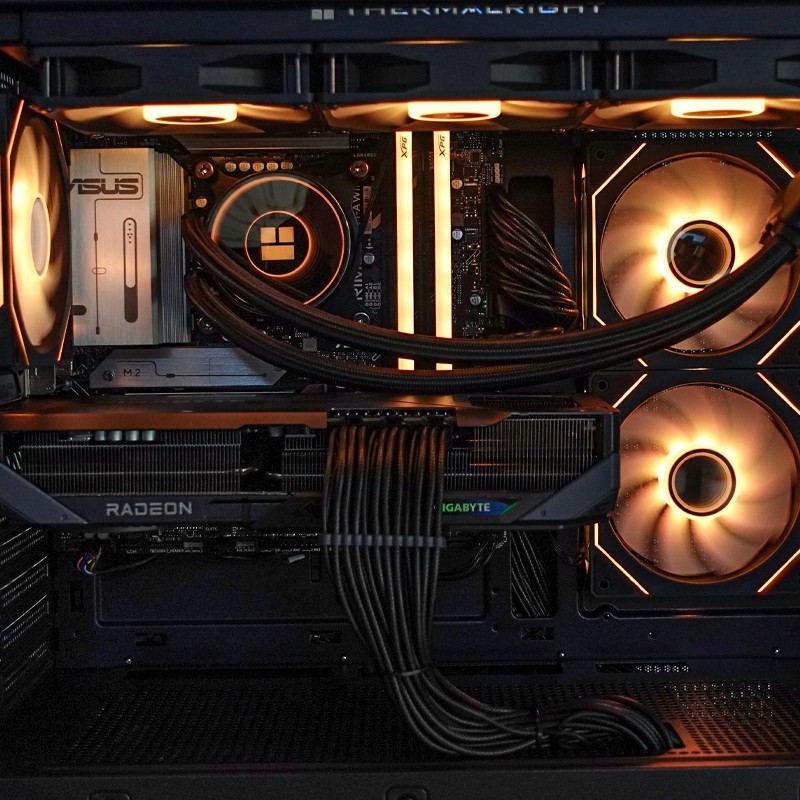 PCM Aeon RX-6 – Workstation Ryzen 7 7700X RX 9060 XT | Multitarea avanzada