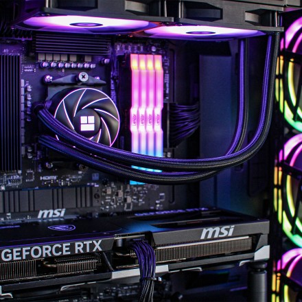 PCM Executive Axiom – PC Workstation Ryzen 5 7600X RTX 5080 | Edición profesional y gaming avanzado