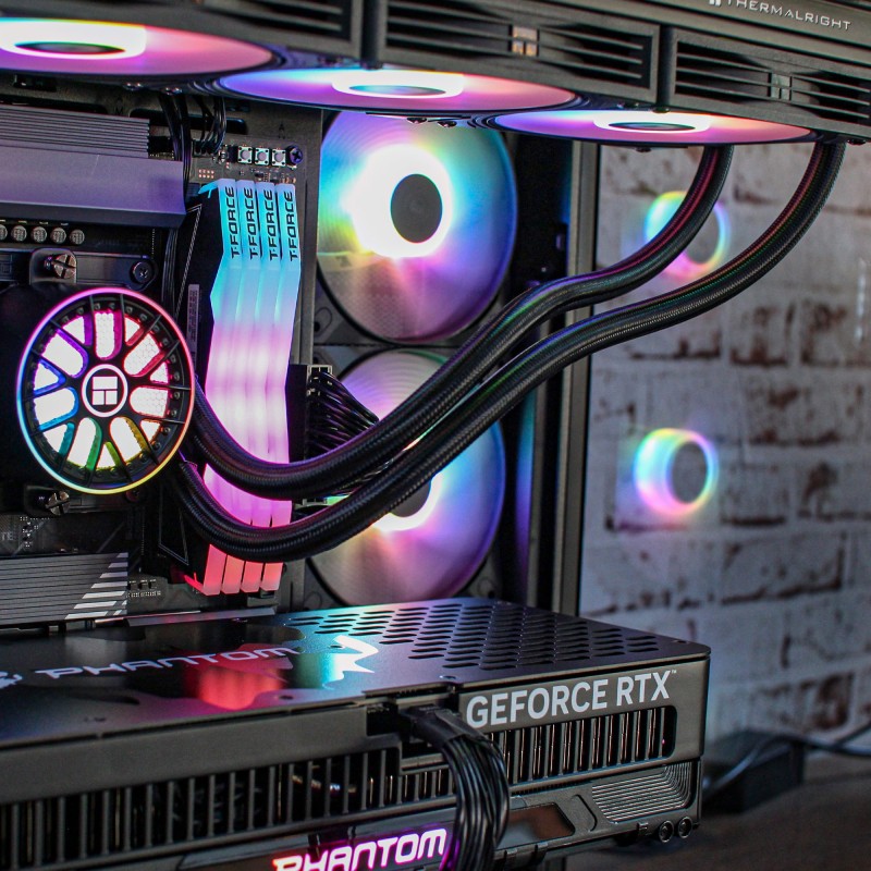 PCM Executive Juggernaut AMD Ryzen 9 9900X3D/64GB RAM/2TB SSD/RTX 5090/Win11 PRO