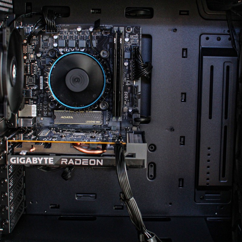 Comprar pc de gama media para gaming 