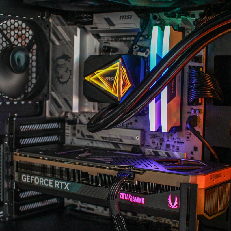 PCM Executive Odyssey – Workstation Ryzen 9 5900X RTX 5080 | PC profesional render y simuladores