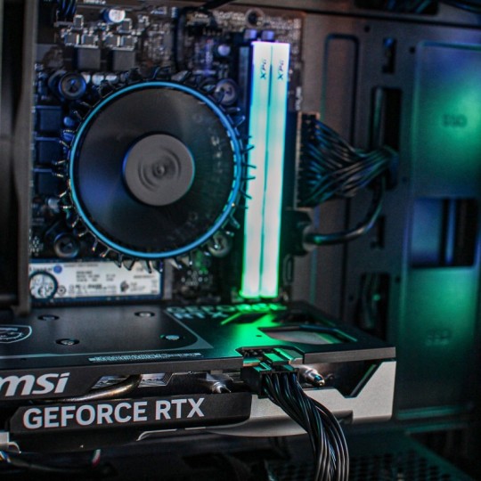 PCM Aeon Maximus - i5-14400F RTX 5060 8GB 16GB 1TB SSD | Win11 Pro